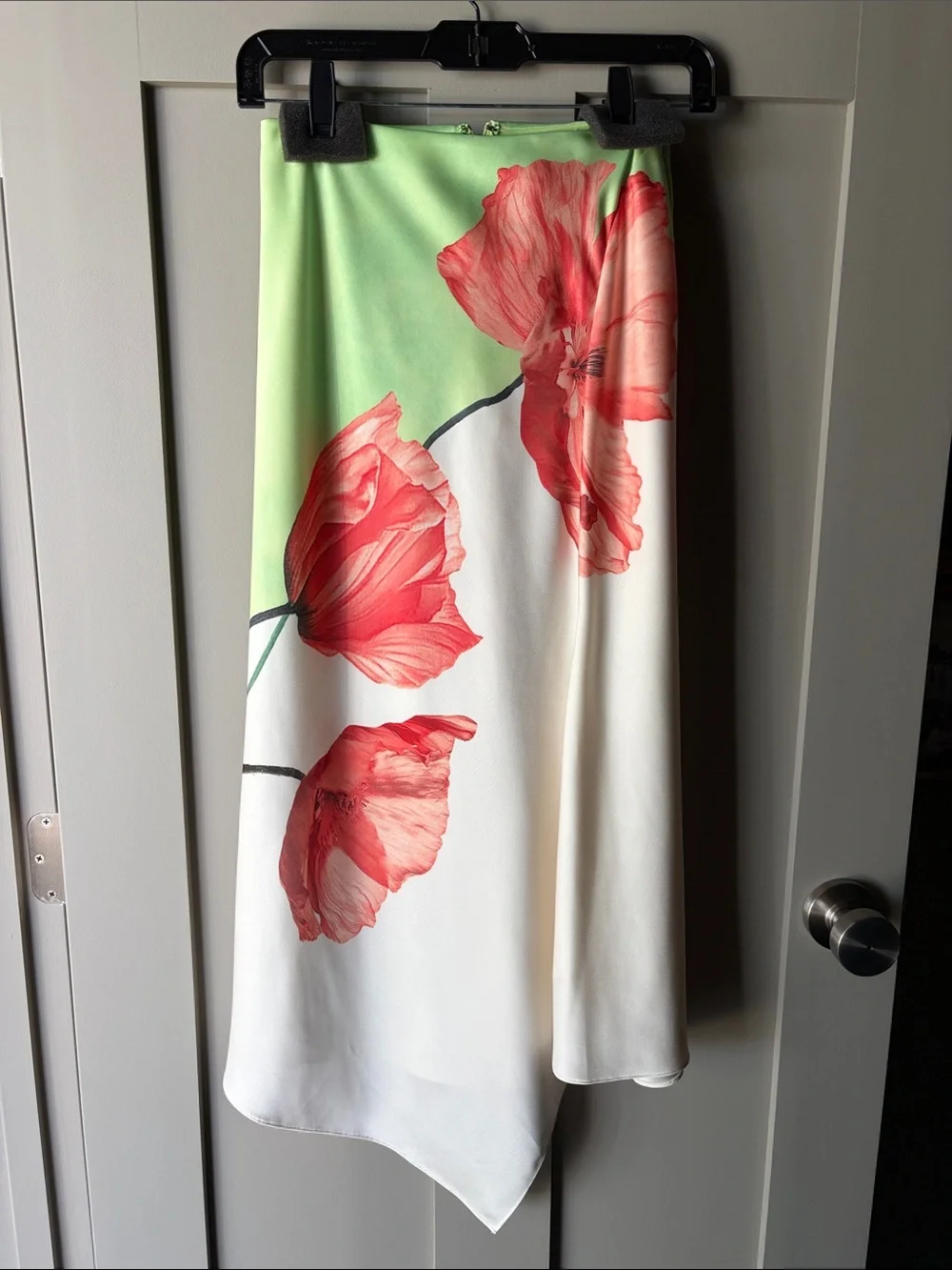 Alice & Olivia by Stacey Bendet Floral Asymmetric Midi Skirt